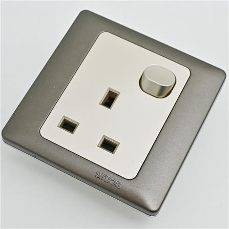 13A 1 GANG FLAT PIN SOCKET SIMON 51382 CHAMPAGNE MATTBLACK