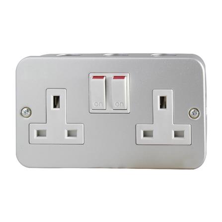 NNE 13A 2G METALCLAD SWITCH SOCKET OUTLET 9498