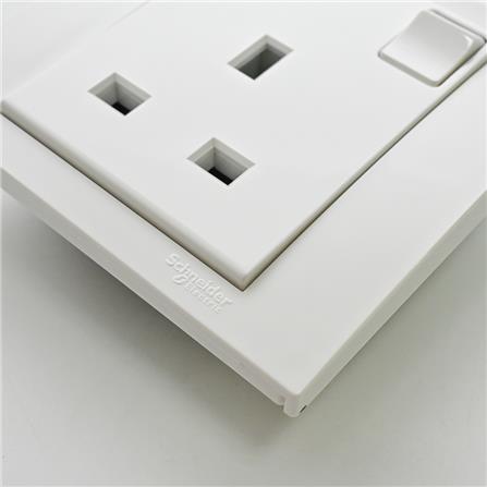VIVACE 13A 250V 1 GANG SWITCHED SOCKET SCHNEIDER