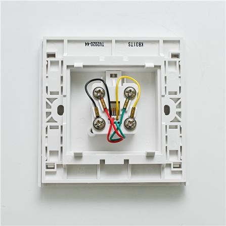 SCHNEIDER VIVACE 1 GANG TELEPHONE OUTLET SHUTTER KB31TS