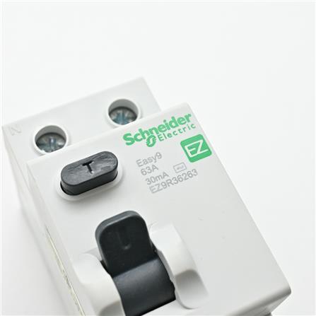 SCHNEIDER RESIDUAL CURRENT CIRCUIT BREAKER 2 POLE 63A 30mA AC TYPE EZ9R36263