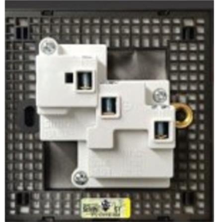 SIMON 13A 1 GANG FLAT PIN SOCKET H701382 BLACK