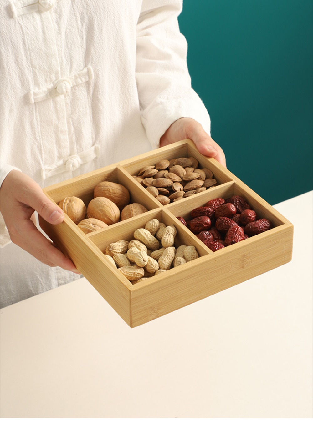 BAMBOO SQUARE COMPARTMENT TRAY 22CM